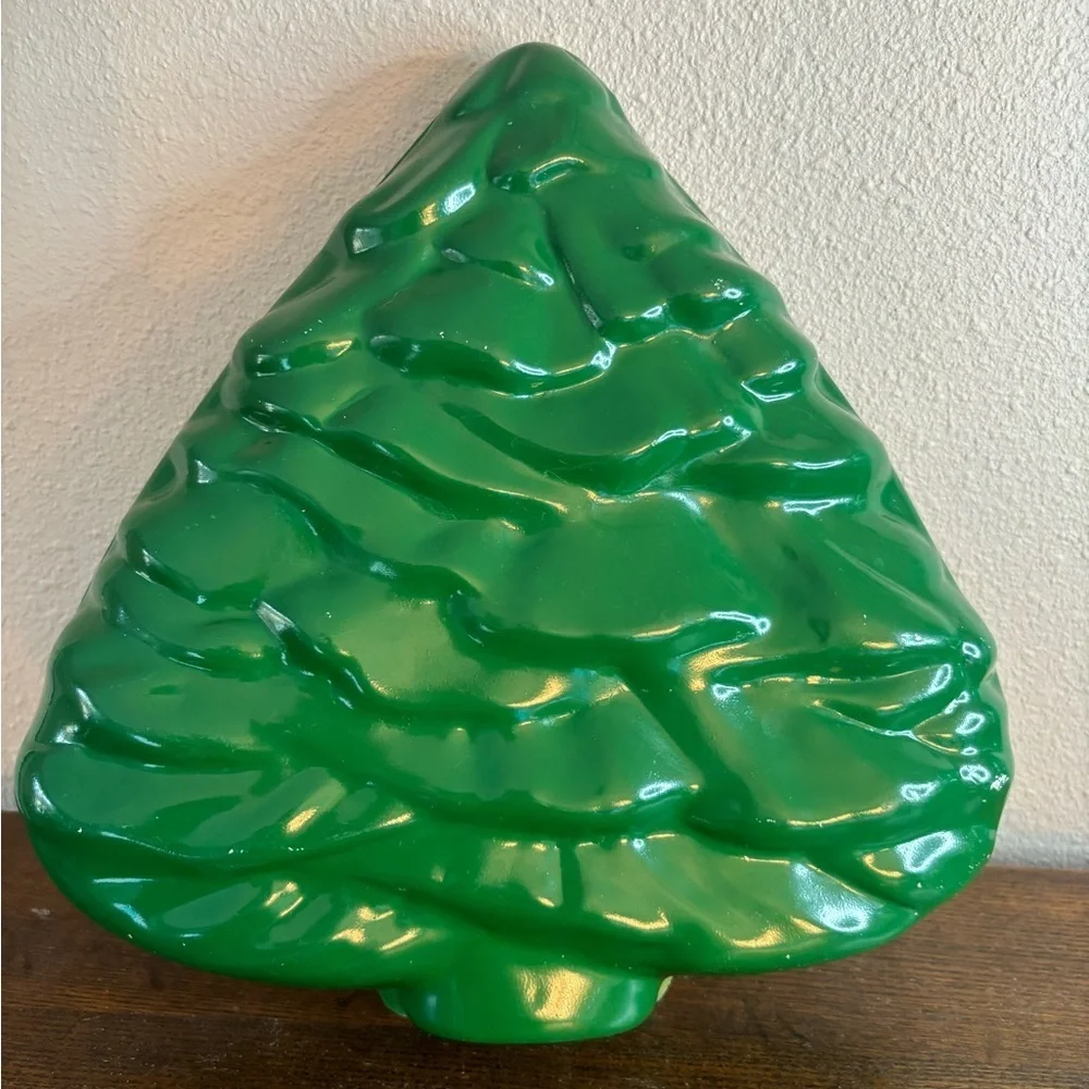 Nordic Ware Christmas Tree Nostalgic Cake Pan Baking Mold.